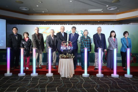 利統(tǒng)30周年張?zhí)禅櫠麻L獲新聞專訪！